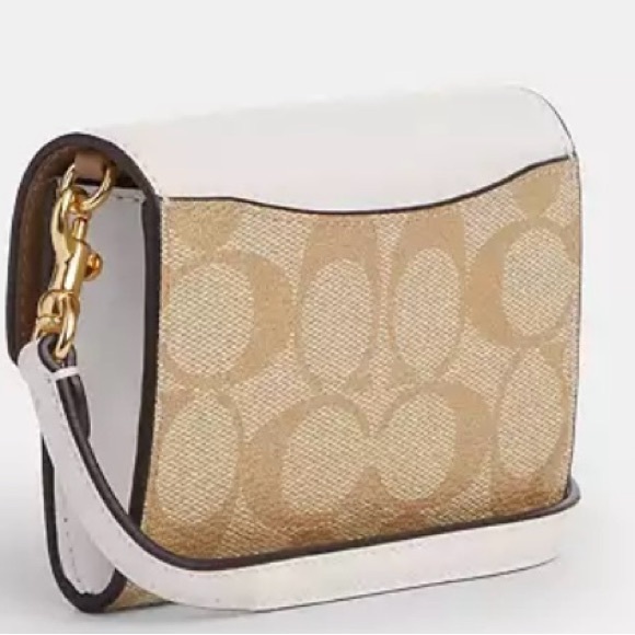 NWT Coach mini envelope wallet with strap - Picture 4 of 6